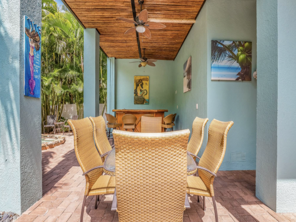 Expansive Beach Home - Casual Luxury - Steps to the Beach